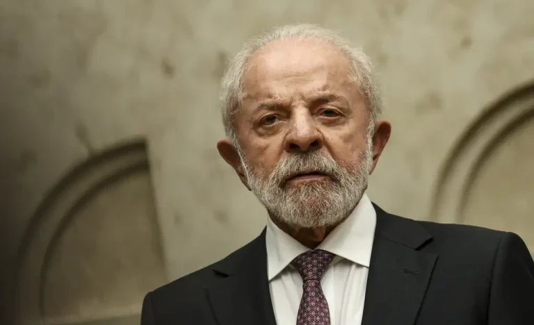 Lula veta aumento salarial para servidores do Congresso e TCU que ultrapassaria teto constitucional