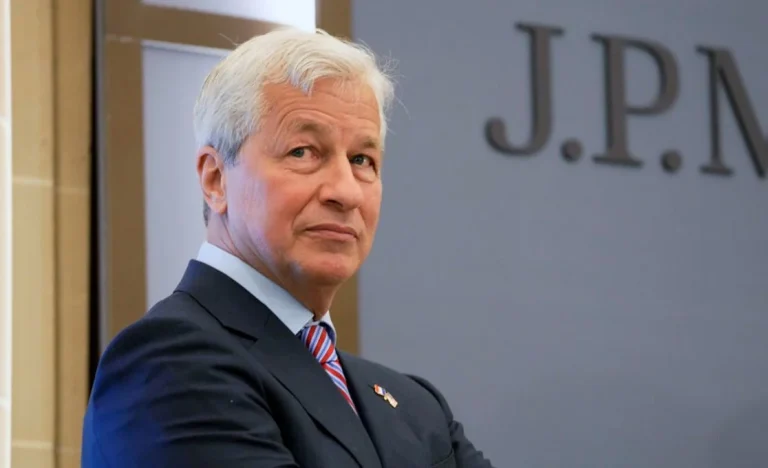 JP Morgan Negocia Prestação de Serviços Bancários para o Conselho de Paz de Trump, Apesar de Processo Bilionário