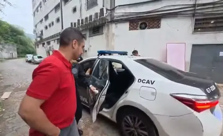 Secretário de Petrópolis Preso: Acusado de Estupro de Vulnerável e Posse Ilegal de Armas Pesadas