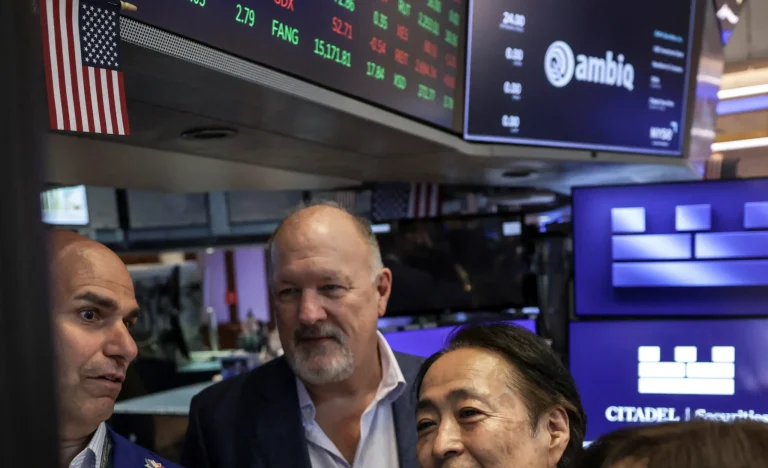 Futuros de NY em Queda: Novas Tarifas de Trump Geram Incerteza e Preocupam Mercados Globais