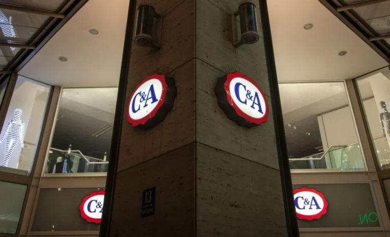 C&A (CEAB3) em Queda: Lucro Cresce, Mas Vendas Preocupam; Analistas Avaliam o Futuro das Ações