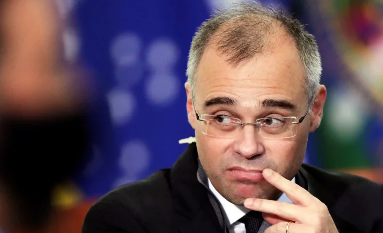 Quebra de Sigilo de Lulinha: STF atende pedido da PF e CPI do INSS também aprova medida contra filho de Lula