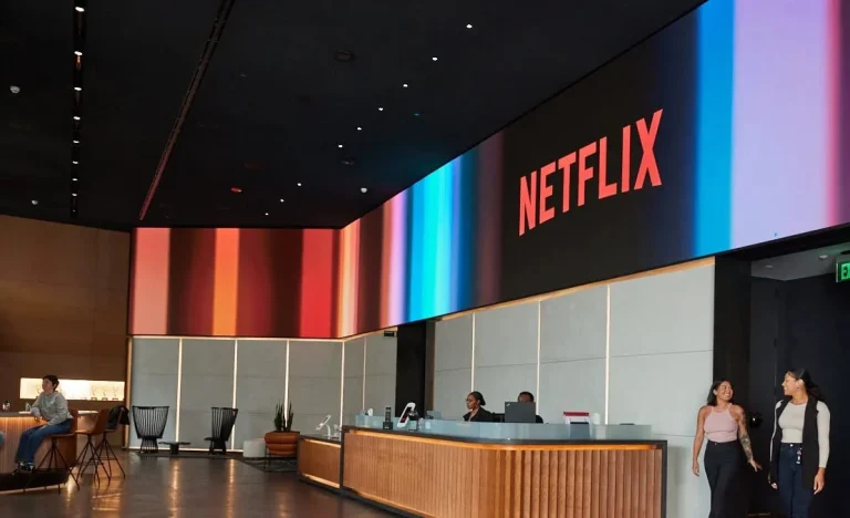 Netflix (NFLX) desiste de compra da Warner Bros. Discovery após Paramount Skydance apresentar oferta superior; veja o que muda