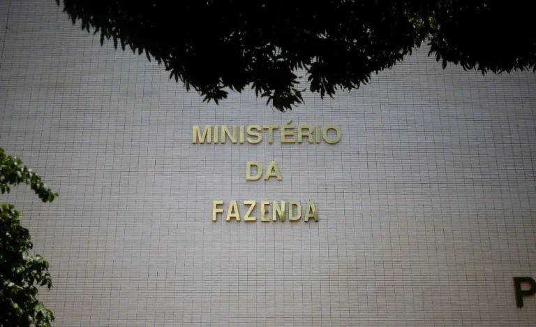 Ministério da Fazenda: PIB de 2026 pode atingir 2,3%, com setor industrial e de serviços impulsionando o crescimento