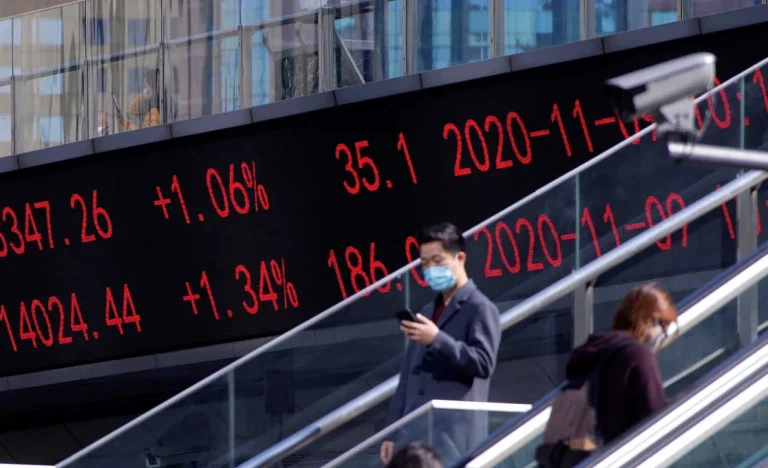 Petróleo a US$ 120 Dispara, Bolsas Asiáticas em Queda Livre: Tóquio e Seul Sofrem o Maior Impacto da Guerra no Oriente Médio