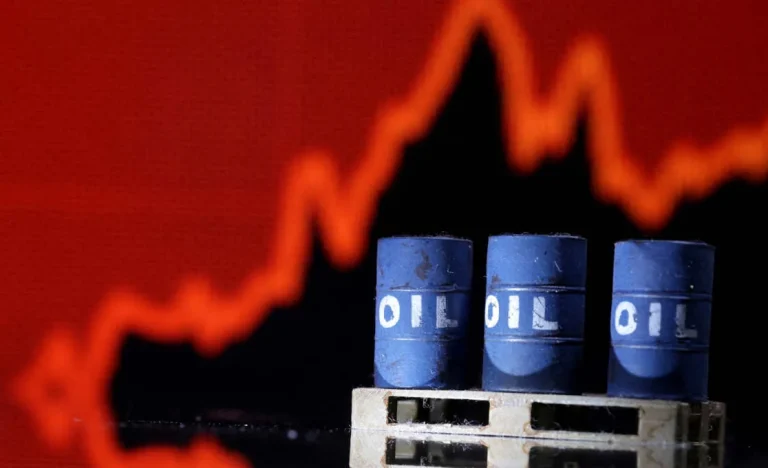 Petróleo Dispara Acima de US$ 100: Geopolítica e Cortes de Produção Sacodem o Ibovespa e Mercados Globais