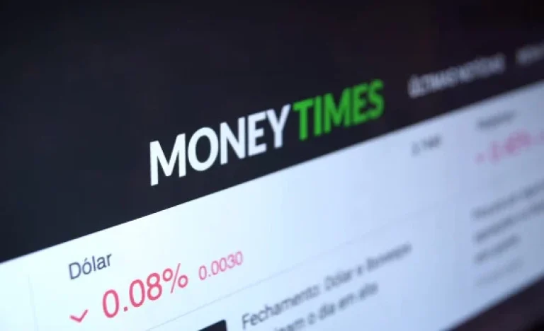 Ouro em baixa: Fed mais restritivo e conflito no Oriente Médio afetam o preço do metal precioso em 1%