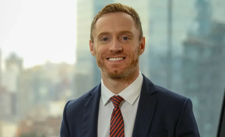 Fitch Revela Motivos para Não Elevar Rating do Brasil em 2026: Dívida Alta e Eleições Geram Cautela