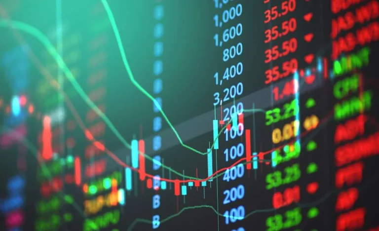 Day Trade: Ágora Investimentos Sinaliza Compra de DESK3 e Venda de CPFE3 com Ganhos Potenciais de até 1,47% Hoje (12)