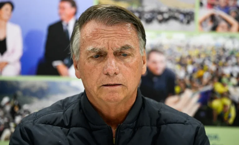 Bolsonaro na UTI: Piora Renal e Inflamação Preocupam; Médicos Alertam para Quadro Grave