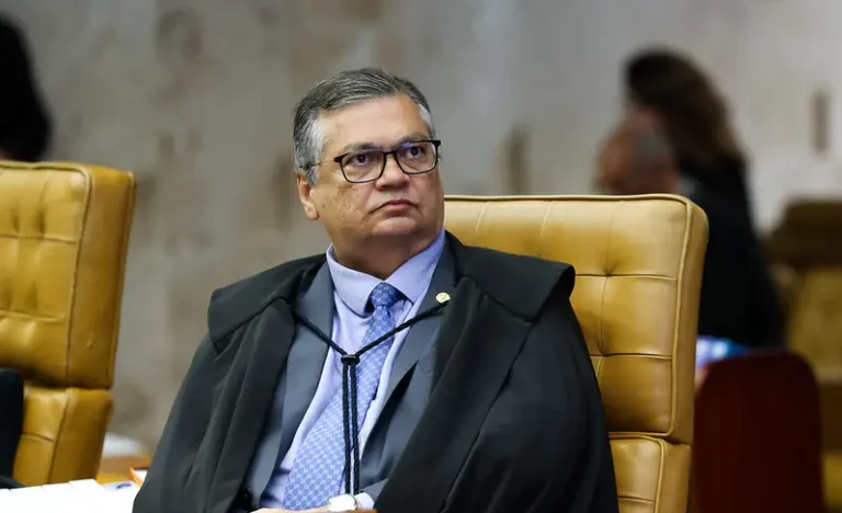 Fim da Aposentadoria Compulsória como Punição: Juízes Podem Ser Demitidos por Violações Graves Decisão de Flávio Dino no STF Abre Novo Cenário para Responsabilização Disciplinar no Judiciário