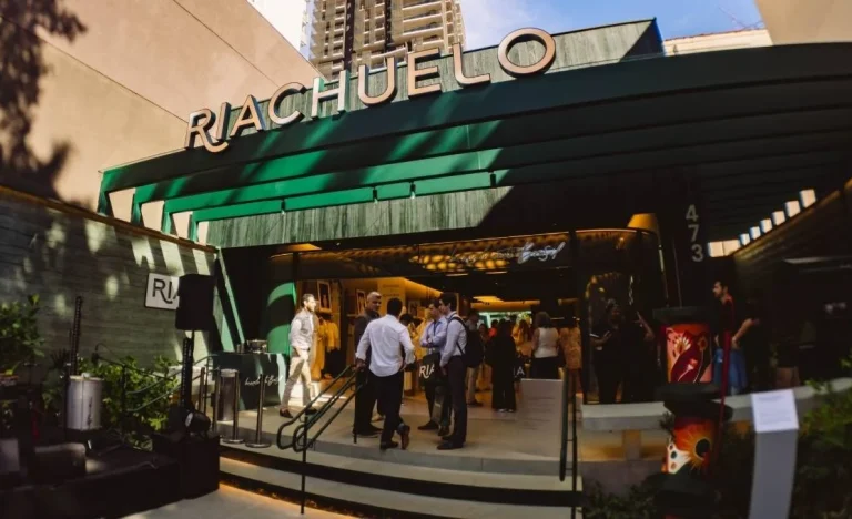 Riachuelo (RIAA3) adia captação de R$ 400 milhões; entenda o impacto da instabilidade global nos planos da varejista