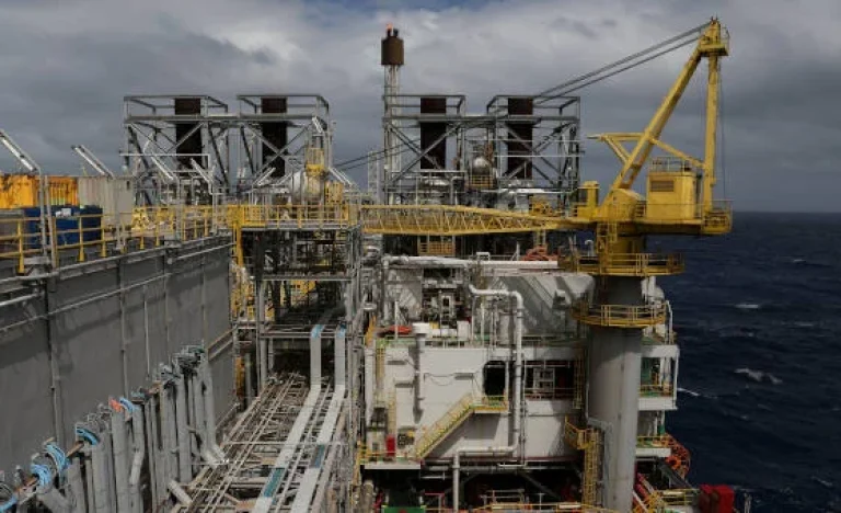 Justiça Suspende Licença da Etapa 4 do Pré-Sal: Petrobras Interrompe Operações na Bacia de Santos Após Ação do MPF